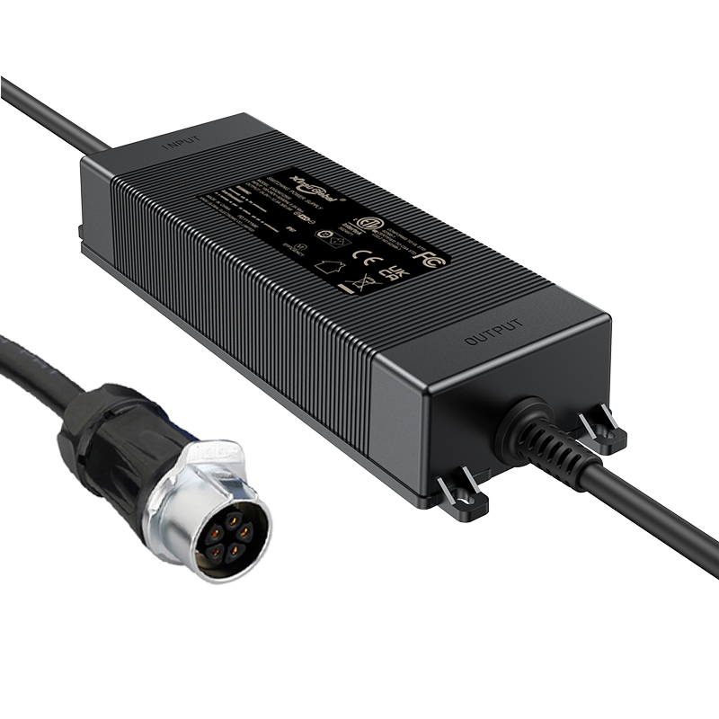 29.4V12A大功率鋰電池充電器戶(hù)外電動(dòng)割草機(jī)IP67防水充電器